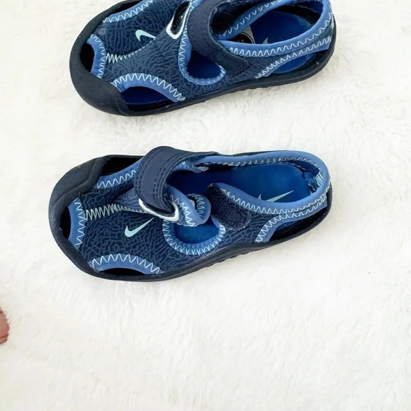 Nike Kids Sunray Protect blue water shoe Sandals size 5 - Picture 4 of 7